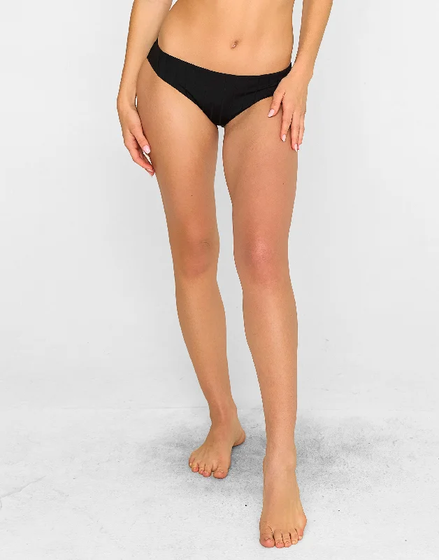 Neon - colored women swimwear to stand out on the beachGloria Full Bottom - Black Shiny Wide Rib Neon - colored women swimwear to stand out on the beachGloria Full Bottom - Black Shiny Wide Rib