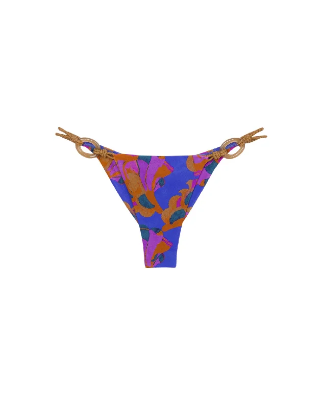 Striped women swimwear with a classic pattern for a timeless beach lookTuane Detail Bottom - Peonia Striped women swimwear with a classic pattern for a timeless beach lookTuane Detail Bottom - Peonia