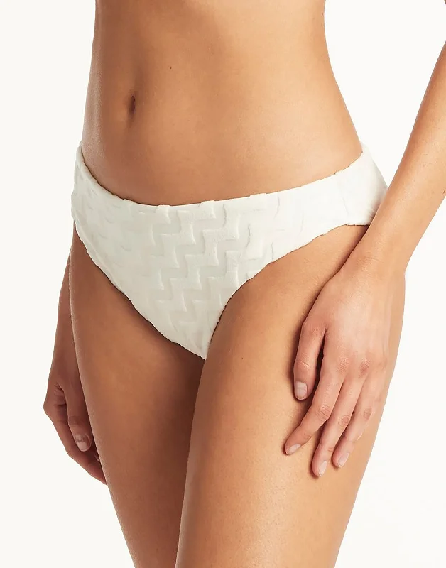 Maternity women swimwear for expecting mothers to enjoy the water comfortablyOceano Regular Cheeky Bottom by Sea Level - White Maternity women swimwear for expecting mothers to enjoy the water comfortablyOceano Regular Cheeky Bottom by Sea Level - White