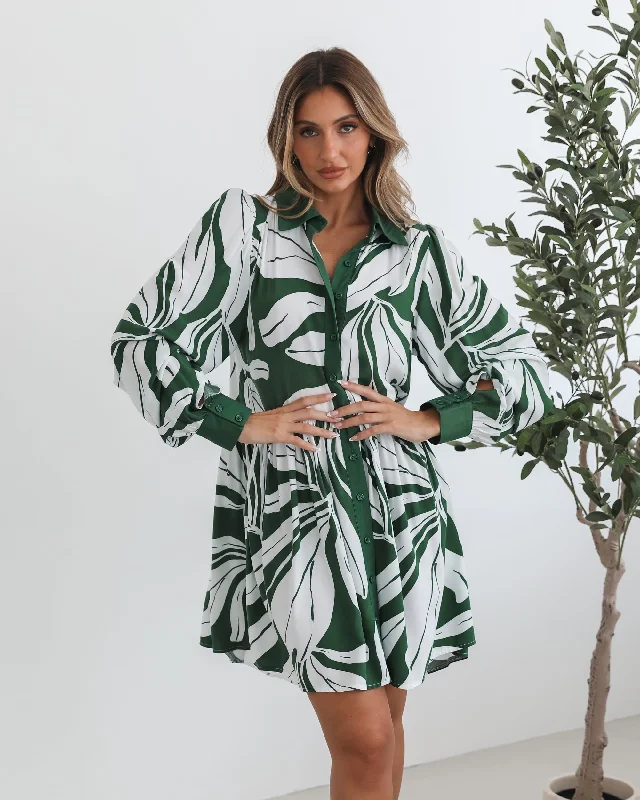 Maternity dress for a New Year's Eve celebration Eilynne Dress - Green Print