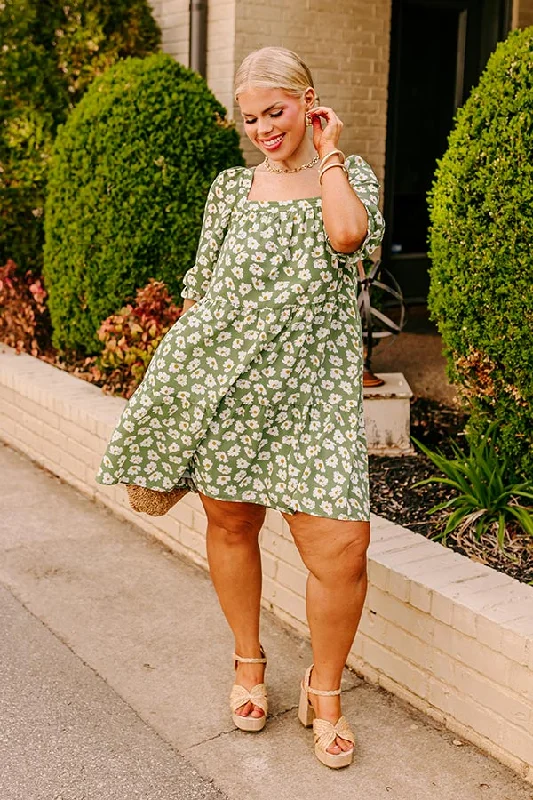 Maternity dress for a baby's first visit to the circus Daisy Dreaming Shift Dress Curves Maternity dress for a baby's first visit to the circus Daisy Dreaming Shift Dress Curves