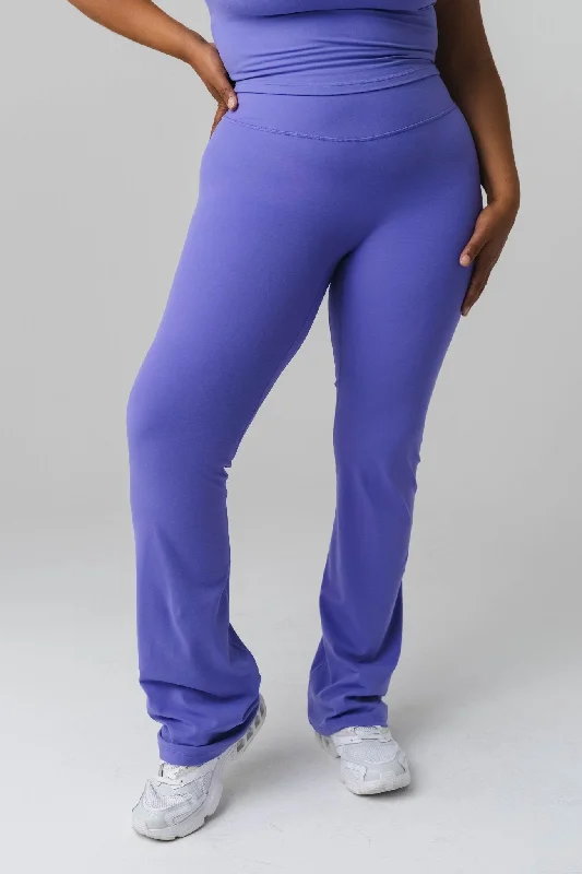 Women's Velvet Tight Trousers in Burgundy for a Luxurious and Elegant AppearanceCloud II™ Trouser - Blueberry Women's Velvet Tight Trousers in Burgundy for a Luxurious and Elegant AppearanceCloud II™ Trouser - Blueberry