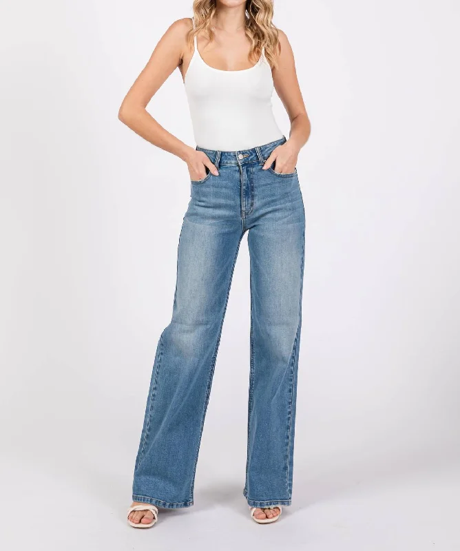 High - Waisted Women's Leather Tight Trousers in Black for a Rock - Chic LookHigh Waist Slouchy Jean In Blue High - Waisted Women's Leather Tight Trousers in Black for a Rock - Chic LookHigh Waist Slouchy Jean In Blue
