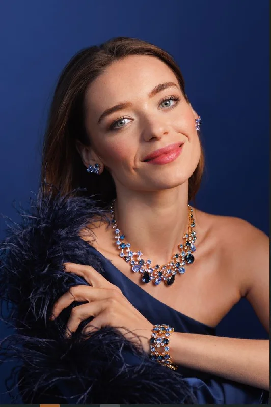 Oversized Women Sweater for a Cozy and Fashionable LookCaroline Svedbom Blue Aurelia Necklace Oversized Women Sweater for a Cozy and Fashionable LookCaroline Svedbom Blue Aurelia Necklace