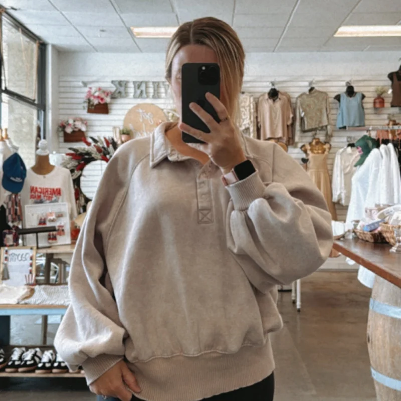 Turtleneck Women Sweater for a Classic and Elegant StyleDune Dreams Button Collar Sweater Turtleneck Women Sweater for a Classic and Elegant StyleDune Dreams Button Collar Sweater