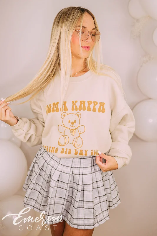 Crop Top Women T Shirt to Pair with High - Waisted BottomsSigma Kappa Spring Bid Day Bear Crewneck Crop Top Women T Shirt to Pair with High - Waisted BottomsSigma Kappa Spring Bid Day Bear Crewneck