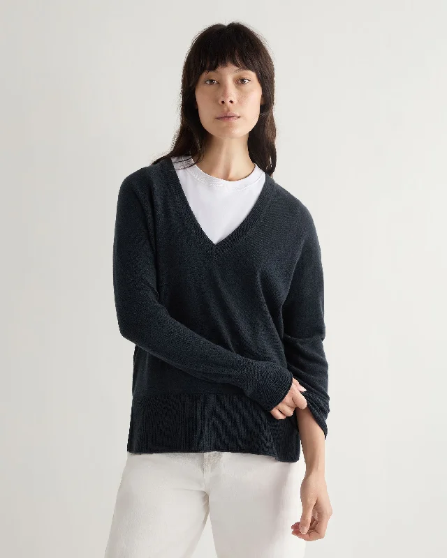 Color - Blocked Women Sweater for a Bold Fashion StatementWomen's Relaxed V Neck Cashmere Sweater Grigio Blue Color - Blocked Women Sweater for a Bold Fashion StatementWomen's Relaxed V Neck Cashmere Sweater Grigio Blue