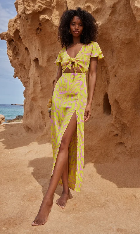 Shift Women Dress with a Simple and Classic Design for Everyday WearShift Women Dress with a Simple and Classic Design for Everyday WearLily Dress in Zebro Yellow on Lilac Shift Women Dress with a Simple and Classic Design for Everyday WearShift Women Dress with a Simple and Classic Design for Everyday WearLily Dress in Zebro Yellow on Lilac