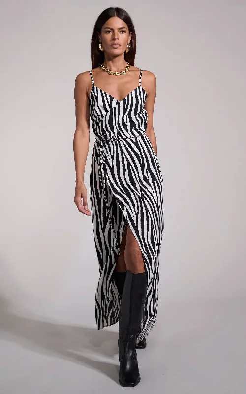 Pleated Women Dress with a Timeless and Elegant TexturePleated Women Dress with a Timeless and Elegant TextureMariah Dress In Monochrome Zebra Pleated Women Dress with a Timeless and Elegant TexturePleated Women Dress with a Timeless and Elegant TextureMariah Dress In Monochrome Zebra