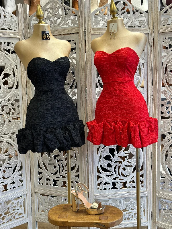 Lace - Embellished Women Dress for an Elegant and Sophisticated AppearanceLace - Embellished Women Dress for an Elegant and Sophisticated AppearanceScrunched Strapless Mini Dress Lace - Embellished Women Dress for an Elegant and Sophisticated AppearanceLace - Embellished Women Dress for an Elegant and Sophisticated AppearanceScrunched Strapless Mini Dress
