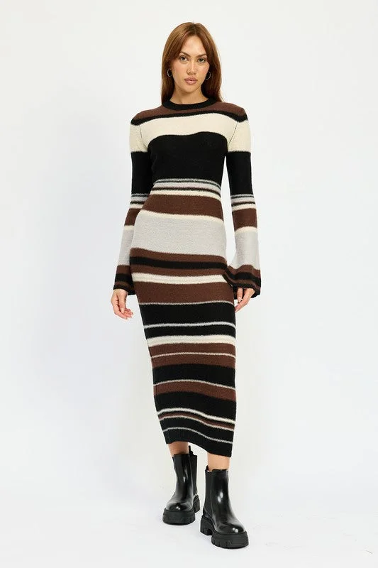 Pleated Women Dress with a Timeless and Elegant TexturePleated Women Dress with a Timeless and Elegant TextureStriped Maxi Dress Pleated Women Dress with a Timeless and Elegant TexturePleated Women Dress with a Timeless and Elegant TextureStriped Maxi Dress