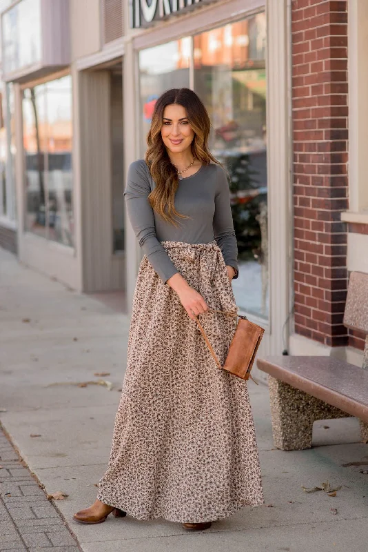 Maxi Women Dress with Floral Print for a Bohemian Vibe Maxi Women Dress with Floral Print for a Bohemian Vibe Bloom Bottom Long Sleeve Maxi Maxi Women Dress with Floral Print for a Bohemian Vibe Maxi Women Dress with Floral Print for a Bohemian Vibe Bloom Bottom Long Sleeve Maxi