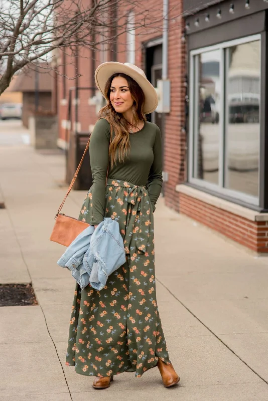 Maxi Women Dress with Floral Print for a Bohemian Vibe Maxi Women Dress with Floral Print for a Bohemian Vibe Blossoms Bottom Long Sleeve Maxi Maxi Women Dress with Floral Print for a Bohemian Vibe Maxi Women Dress with Floral Print for a Bohemian Vibe Blossoms Bottom Long Sleeve Maxi