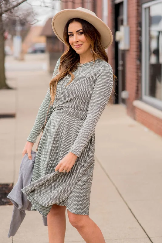 Long - Sleeve Women Dress in Velvet for a Luxurious Winter Look Long - Sleeve Women Dress in Velvet for a Luxurious Winter Look Mixed Lines Tie Back Dress Long - Sleeve Women Dress in Velvet for a Luxurious Winter Look Long - Sleeve Women Dress in Velvet for a Luxurious Winter Look Mixed Lines Tie Back Dress