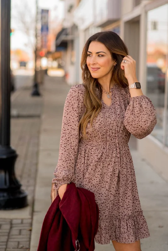 Halter Neck Women Dress to Show Off the Shoulders and Neckline Halter Neck Women Dress to Show Off the Shoulders and Neckline Splattered Long Sleeve Cinched Dress Halter Neck Women Dress to Show Off the Shoulders and Neckline Halter Neck Women Dress to Show Off the Shoulders and Neckline Splattered Long Sleeve Cinched Dress