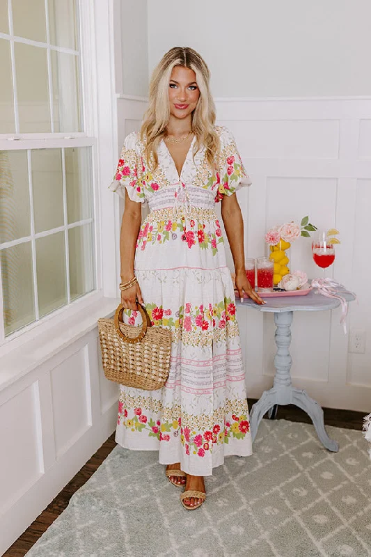 Pleated Women Dress with a Timeless and Elegant TexturePleated Women Dress with a Timeless and Elegant TextureSt. Tropez Stroll Floral Midi in Ivory Pleated Women Dress with a Timeless and Elegant TexturePleated Women Dress with a Timeless and Elegant TextureSt. Tropez Stroll Floral Midi in Ivory