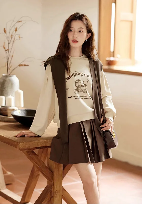 boyfriend style women cardigan for a relaxed fitCamping Coffee Sweatshirt (Cream)