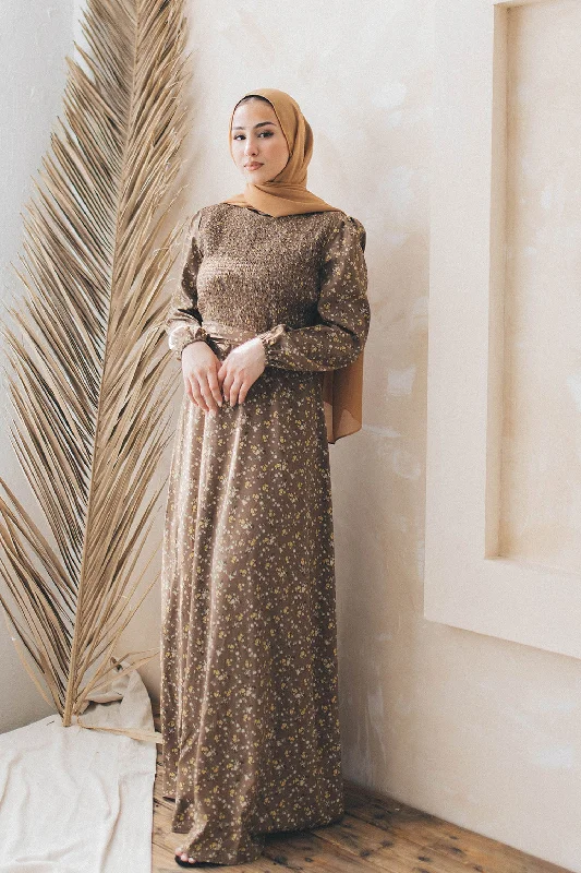 oversized women cardigan for a trendy and cozy lookRaven Floral Shirred Dress- Brown oversized women cardigan for a trendy and cozy lookRaven Floral Shirred Dress- Brown