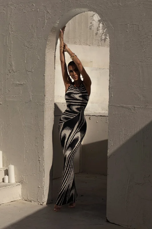 Plus Size Women Dress with a Flattering A - Line Cut for Comfort and StylePlus Size Women Dress with a Flattering A - Line Cut for Comfort and StyleBlack Chasing Dawn Maxi Dress Plus Size Women Dress with a Flattering A - Line Cut for Comfort and StylePlus Size Women Dress with a Flattering A - Line Cut for Comfort and StyleBlack Chasing Dawn Maxi Dress