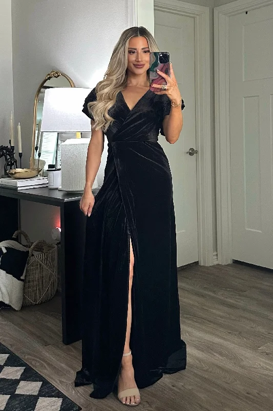 Lace - Embellished Women Dress for an Elegant and Sophisticated AppearanceLace - Embellished Women Dress for an Elegant and Sophisticated AppearanceCampbell Velvet Maxi Dress: Black Lace - Embellished Women Dress for an Elegant and Sophisticated AppearanceLace - Embellished Women Dress for an Elegant and Sophisticated AppearanceCampbell Velvet Maxi Dress: Black