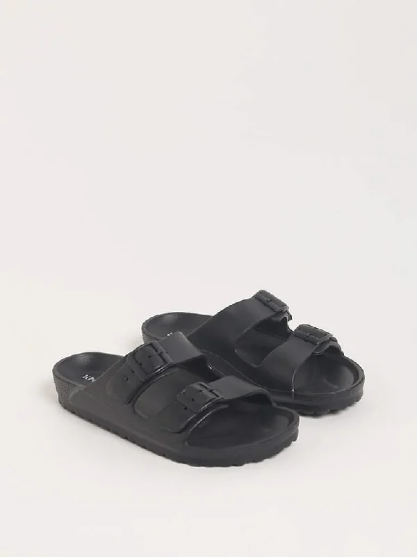 Belted Women Shorts to Enhance the WaistlineBelted Women Shorts to Enhance the WaistlineLUNA BLU Black Strappy Flip-Flop Belted Women Shorts to Enhance the WaistlineBelted Women Shorts to Enhance the WaistlineLUNA BLU Black Strappy Flip-Flop