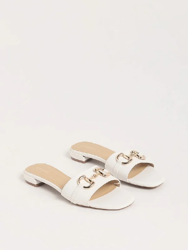 Plus Size Women Shorts with a Comfortable and Stylish FitPlus Size Women Shorts with a Comfortable and Stylish FitLUNA BLU White Sandals Plus Size Women Shorts with a Comfortable and Stylish FitPlus Size Women Shorts with a Comfortable and Stylish FitLUNA BLU White Sandals