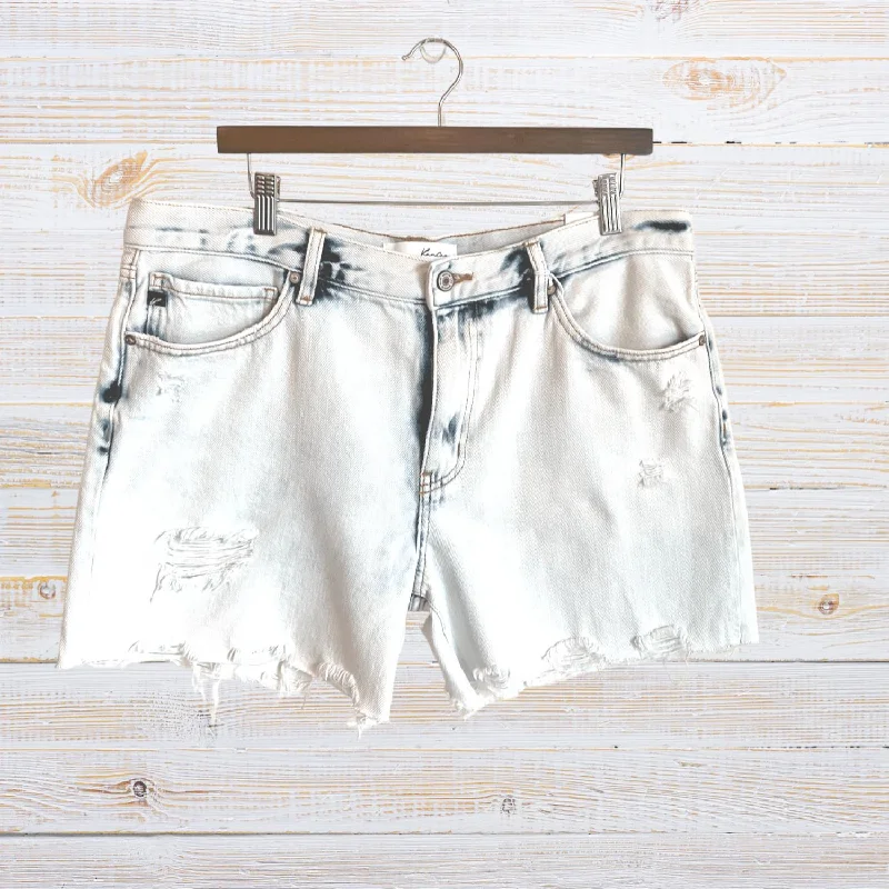 Belted Women Shorts to Enhance the WaistlineBelted Women Shorts to Enhance the WaistlineWomen's High-Rise Acid Wash Denim Shorts In Light Wash Belted Women Shorts to Enhance the WaistlineBelted Women Shorts to Enhance the WaistlineWomen's High-Rise Acid Wash Denim Shorts In Light Wash