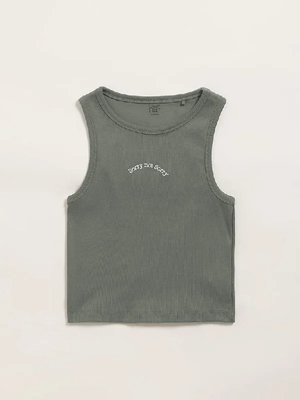 Denim Women Shorts with Distressed Details for a Casual VibeDenim Women Shorts with Distressed Details for a Casual VibeY&F Kids Green Embroidered Vest Denim Women Shorts with Distressed Details for a Casual VibeDenim Women Shorts with Distressed Details for a Casual VibeY&F Kids Green Embroidered Vest