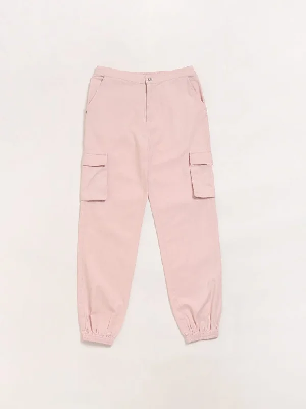 Patterned Geometric Women Shorts for a Modern AppealPatterned Geometric Women Shorts for a Modern AppealY&F Kids Pink Cargo Joggers Patterned Geometric Women Shorts for a Modern AppealPatterned Geometric Women Shorts for a Modern AppealY&F Kids Pink Cargo Joggers