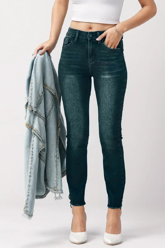Sleeveless Bodysuits for a Cool and Casual Summer LookMid-Rise Waist Skinny Jeans with Pockets